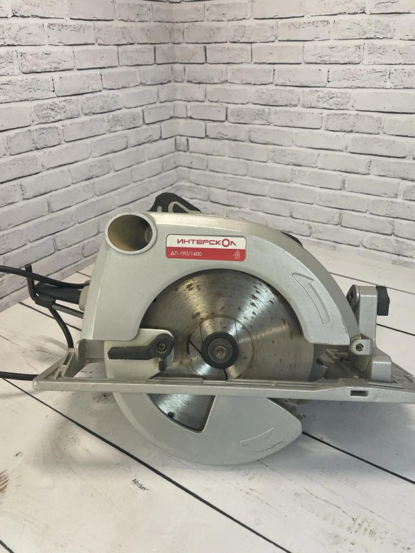 Циркулярная пила Интерскол ДП-190/1600М